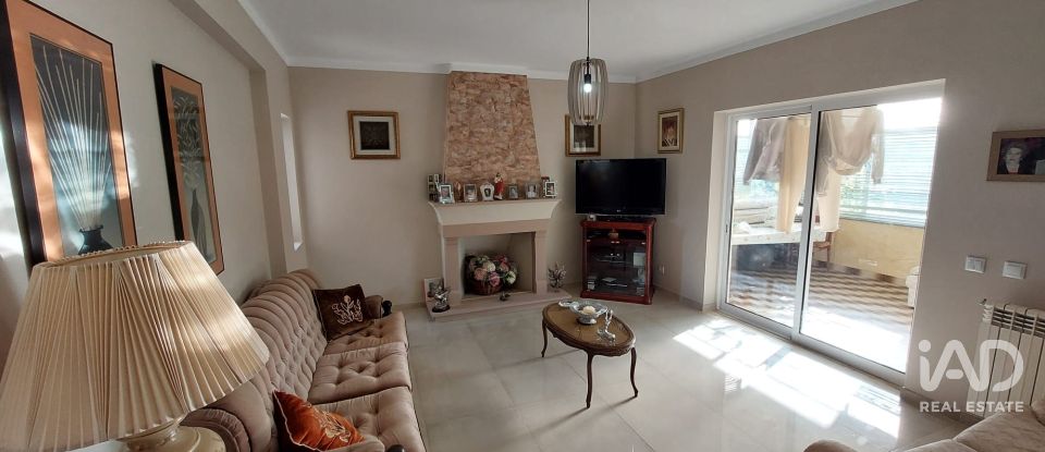 Moradia T4 em Santa Bárbara de Nexe de 275 m²