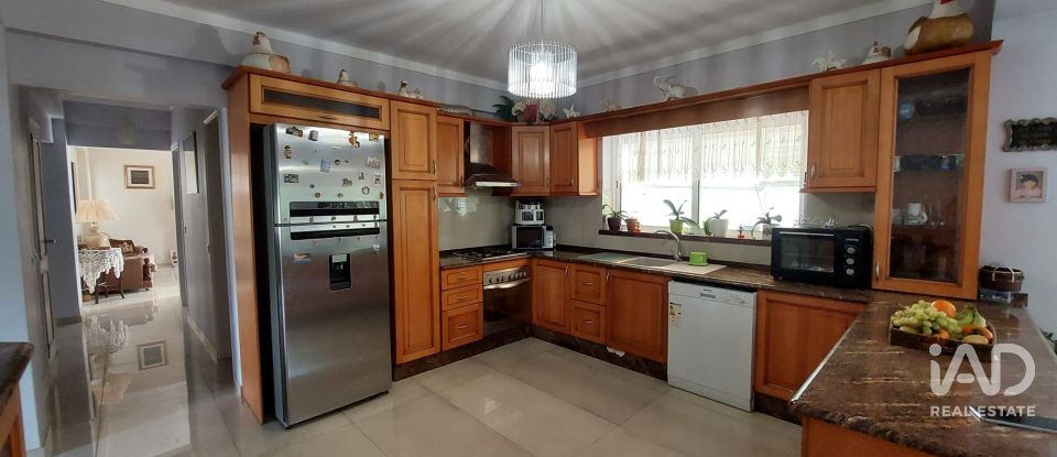 Moradia T4 em Santa Bárbara de Nexe de 275 m²