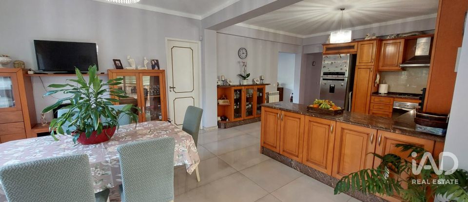 Moradia T4 em Santa Bárbara de Nexe de 275 m²