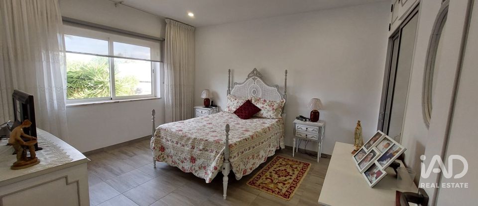 Moradia T4 em Santa Bárbara de Nexe de 275 m²