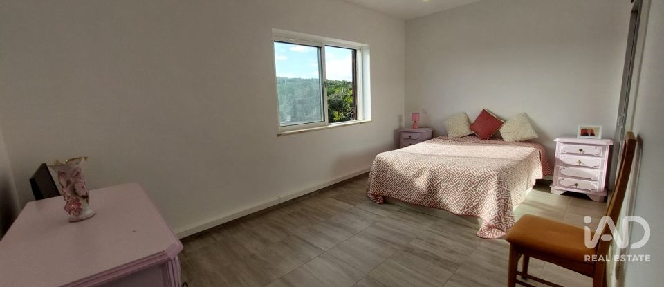 Moradia T4 em Santa Bárbara de Nexe de 275 m²