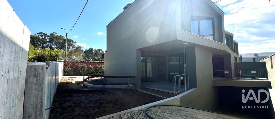 House T3 in Canidelo of 408 m²