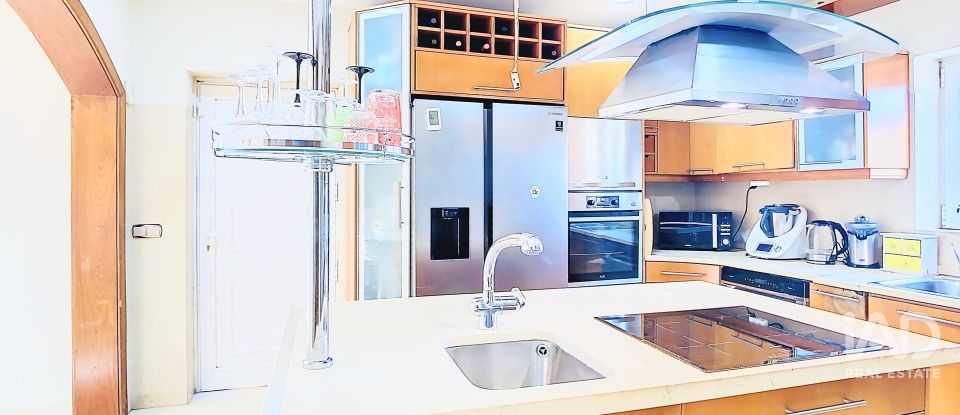 Maison T6 à Alhos Vedros de 228 m²