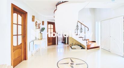 Maison T6 à Alhos Vedros de 228 m²