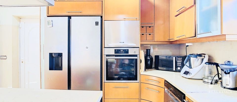 Maison T6 à Alhos Vedros de 228 m²