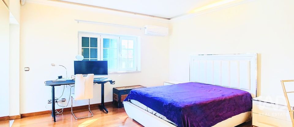 Maison T6 à Alhos Vedros de 228 m²