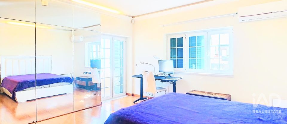 Maison T6 à Alhos Vedros de 228 m²