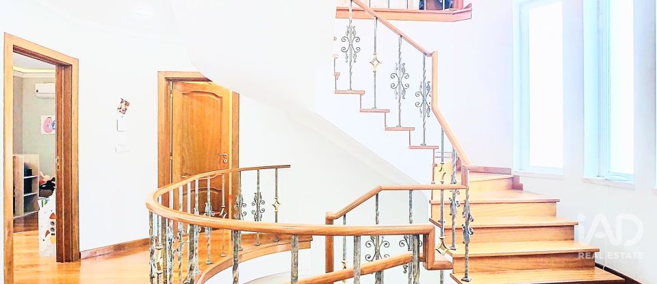 Maison T6 à Alhos Vedros de 228 m²