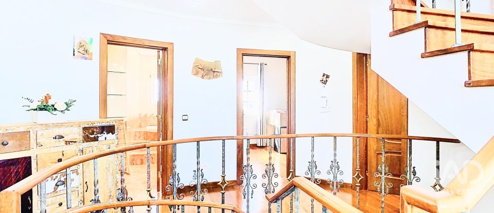 Maison T6 à Alhos Vedros de 228 m²