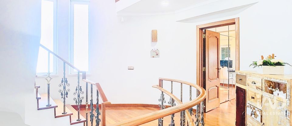 Maison T6 à Alhos Vedros de 228 m²