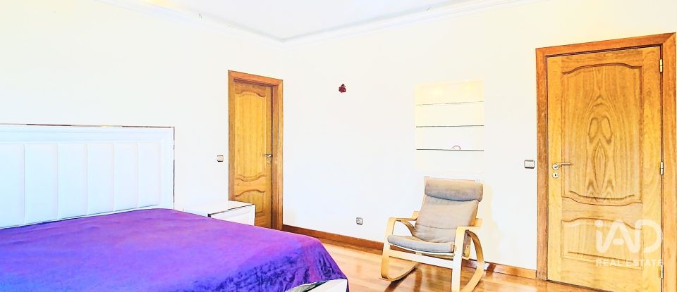 Maison T6 à Alhos Vedros de 228 m²