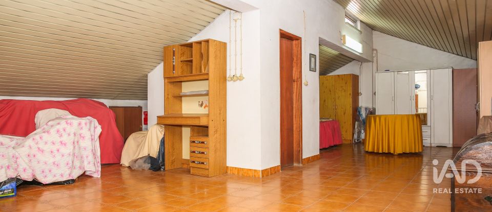 Maison T5 à Santa Iria de Azoia, São João da Talha e Bobadela de 235 m²