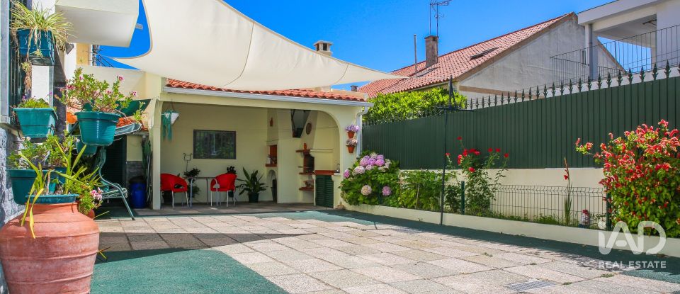 Maison T5 à Santa Iria de Azoia, São João da Talha e Bobadela de 235 m²