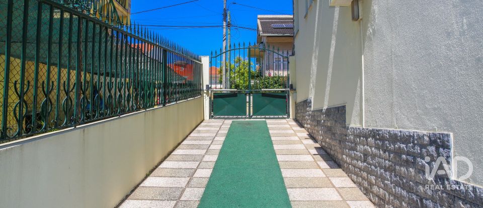 Maison T5 à Santa Iria de Azoia, São João da Talha e Bobadela de 235 m²