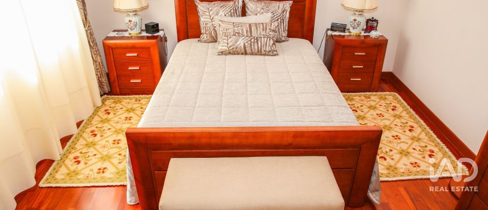 Maison T5 à Santa Iria de Azoia, São João da Talha e Bobadela de 235 m²