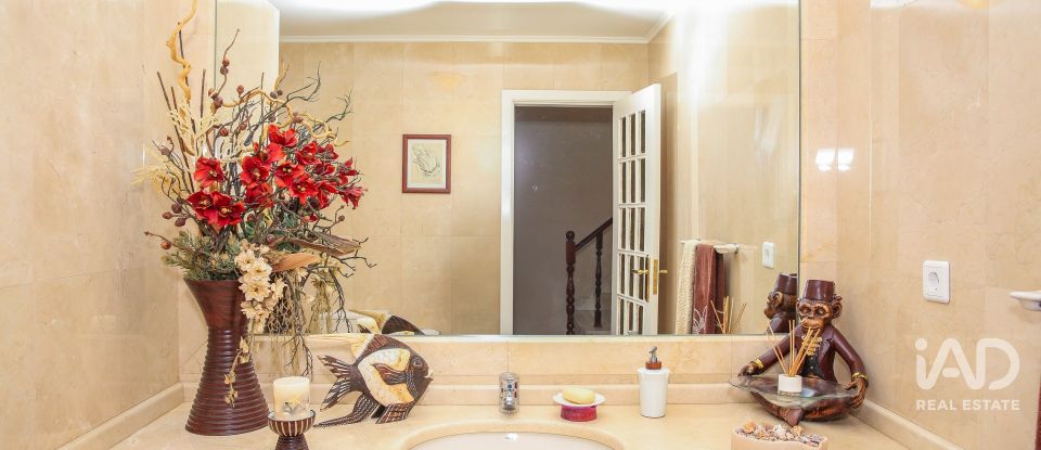 Maison T5 à Santa Iria de Azoia, São João da Talha e Bobadela de 235 m²