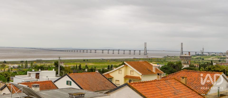 Maison T5 à Santa Iria de Azoia, São João da Talha e Bobadela de 235 m²