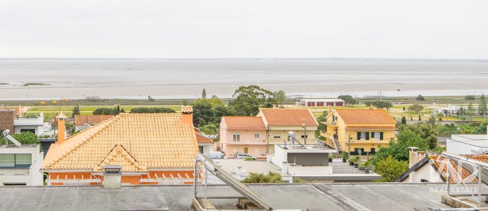 Maison T5 à Santa Iria de Azoia, São João da Talha e Bobadela de 235 m²