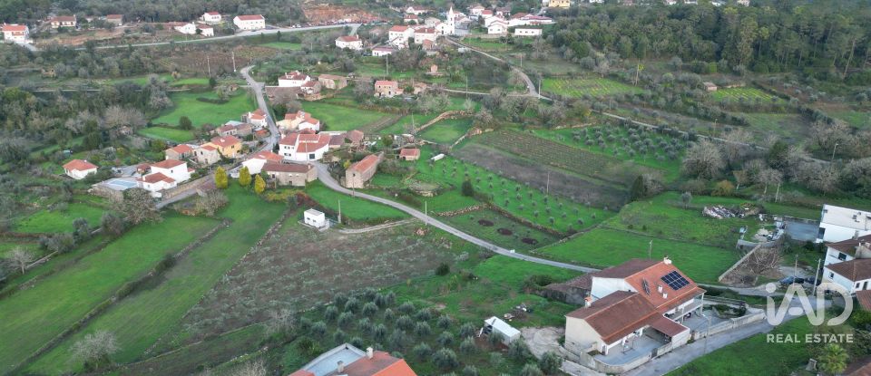 Terreno urbano em São Miguel, Santa Eufémia e Rabaçal de 1 180 m²