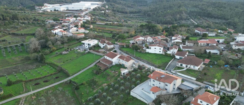 Terreno urbano em São Miguel, Santa Eufémia e Rabaçal de 1 180 m²