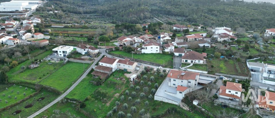 Terreno urbano em São Miguel, Santa Eufémia e Rabaçal de 1 180 m²