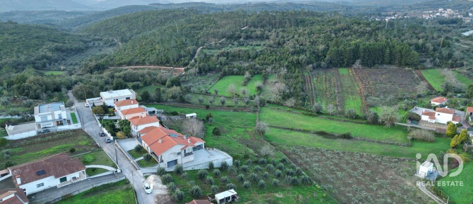 Terreno urbano em São Miguel, Santa Eufémia e Rabaçal de 1 180 m²