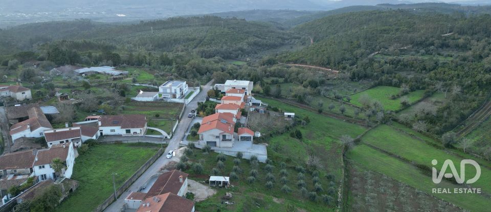 Terreno urbano em São Miguel, Santa Eufémia e Rabaçal de 1 180 m²