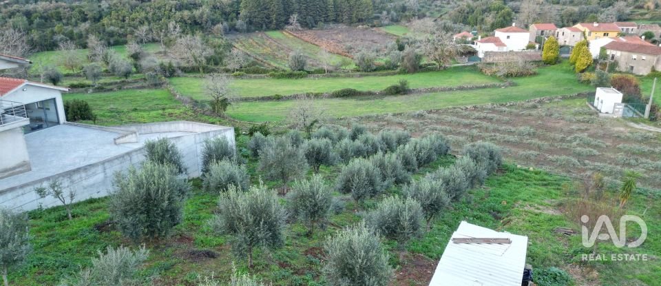 Terreno urbano em São Miguel, Santa Eufémia e Rabaçal de 1 180 m²