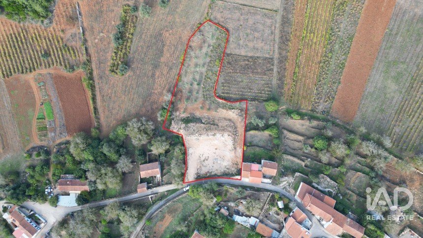 Terreno urbano em São Miguel, Santa Eufémia e Rabaçal de 2 460 m²