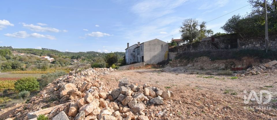 Terreno urbano em São Miguel, Santa Eufémia e Rabaçal de 2 460 m²