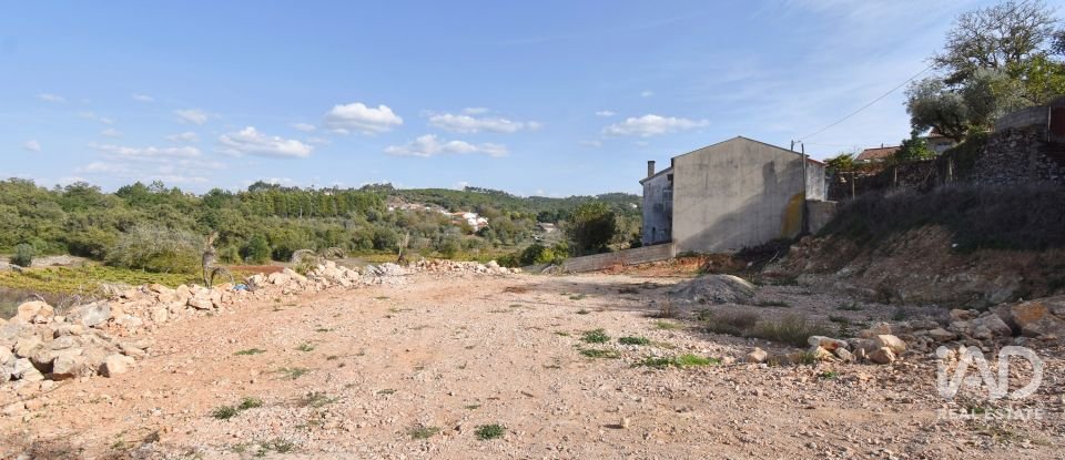 Terreno urbano em São Miguel, Santa Eufémia e Rabaçal de 2 460 m²