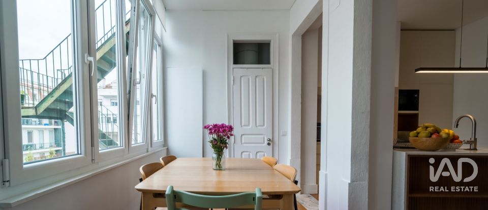 Apartamento T2 em Campo de Ourique de 84 m²