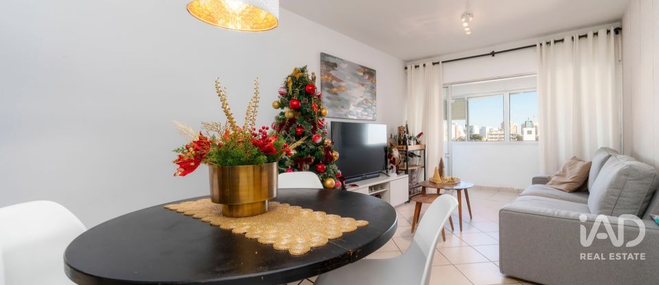 Duplex T3 em Faro (Sé e São Pedro) de 85 m²