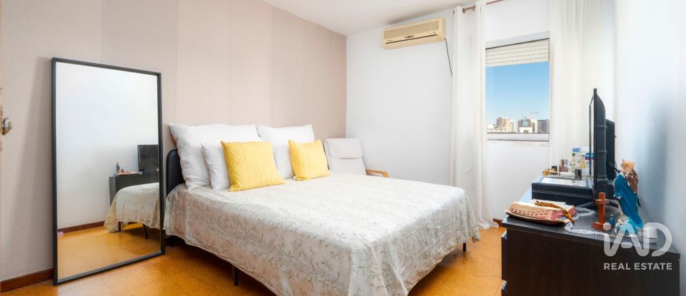 Duplex T3 em Faro (Sé e São Pedro) de 85 m²