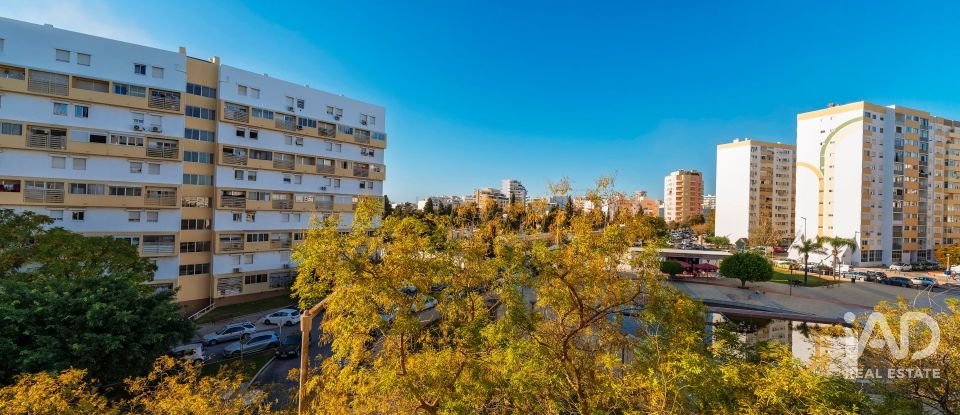 Duplex T3 em Faro (Sé e São Pedro) de 85 m²