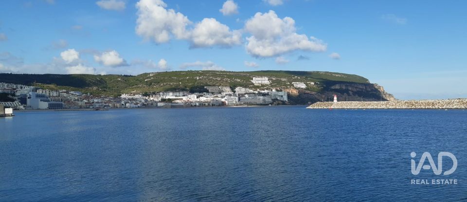 Terreno urbano em Sesimbra (Castelo) de 344 m²