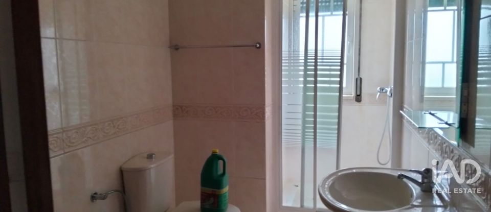 Moradia T4 em Póvoa da Isenta de 200 m²