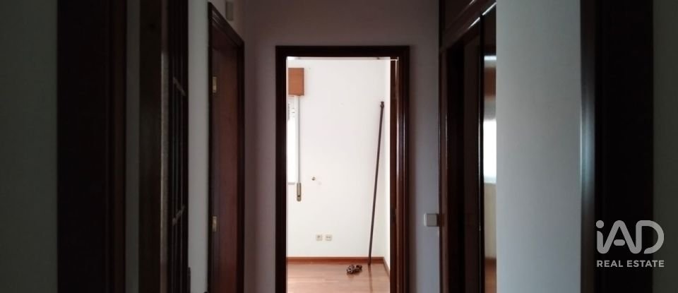 Moradia T4 em Póvoa da Isenta de 200 m²