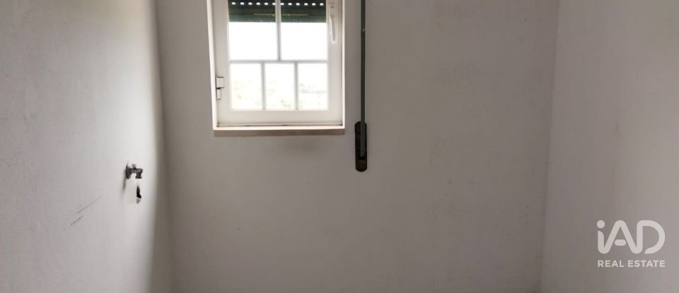 Moradia T4 em Póvoa da Isenta de 200 m²