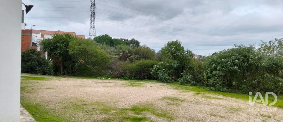 Moradia T4 em Póvoa da Isenta de 200 m²