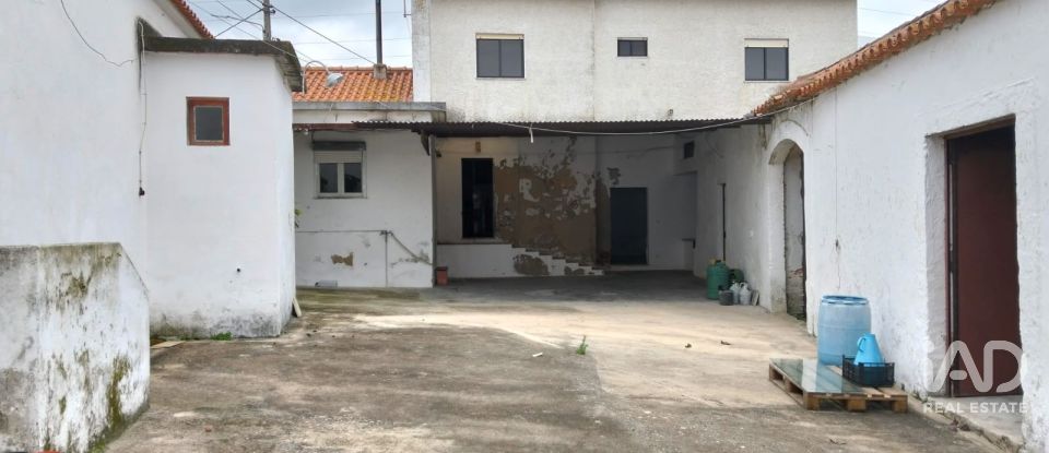 Moradia T4 em Póvoa da Isenta de 200 m²