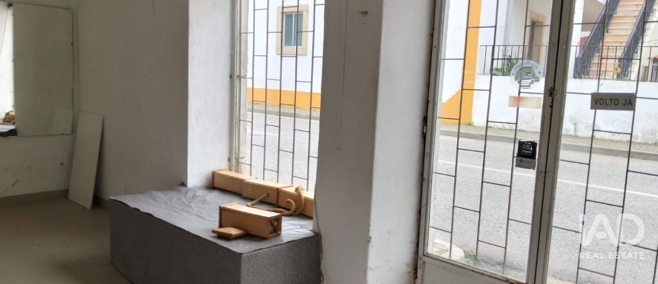 Moradia T4 em Póvoa da Isenta de 200 m²