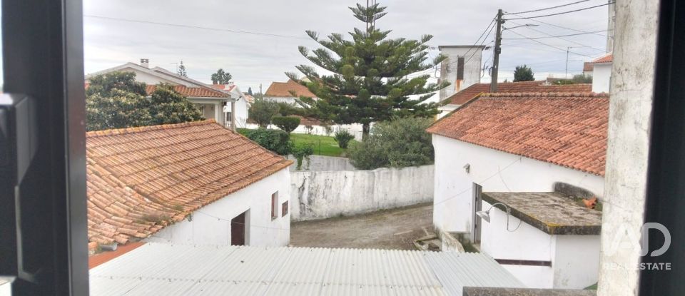 Moradia T4 em Póvoa da Isenta de 200 m²