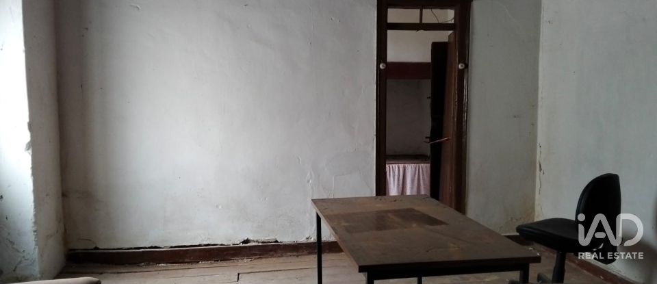 Moradia T4 em Póvoa da Isenta de 200 m²