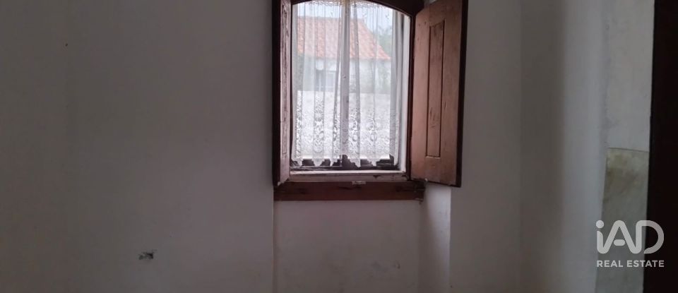 Moradia T4 em Póvoa da Isenta de 200 m²