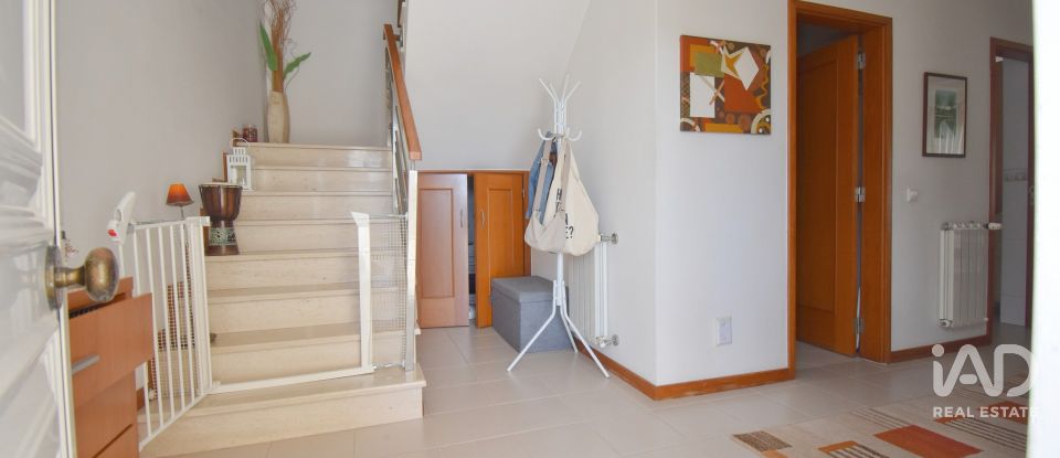 Maison T4 à Eiras E São Paulo De Frades de 360 m²