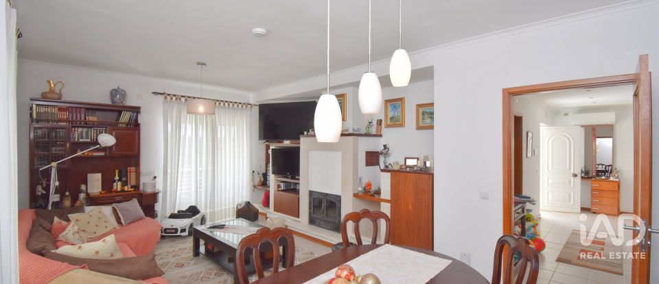 Maison T4 à Eiras E São Paulo De Frades de 360 m²