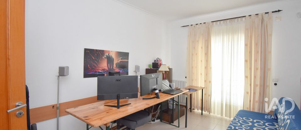 Maison T4 à Eiras E São Paulo De Frades de 360 m²
