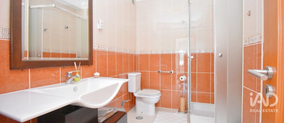 Maison T4 à Eiras E São Paulo De Frades de 360 m²