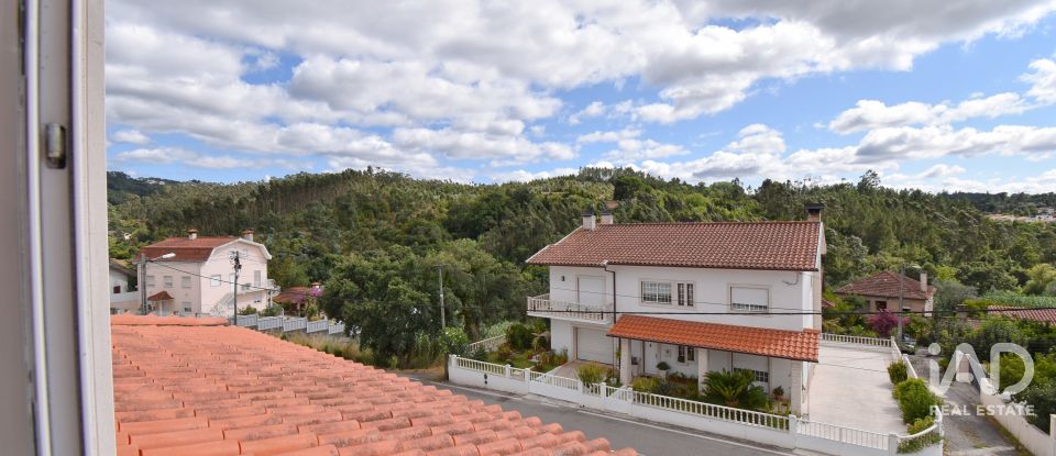 Maison T4 à Eiras E São Paulo De Frades de 360 m²